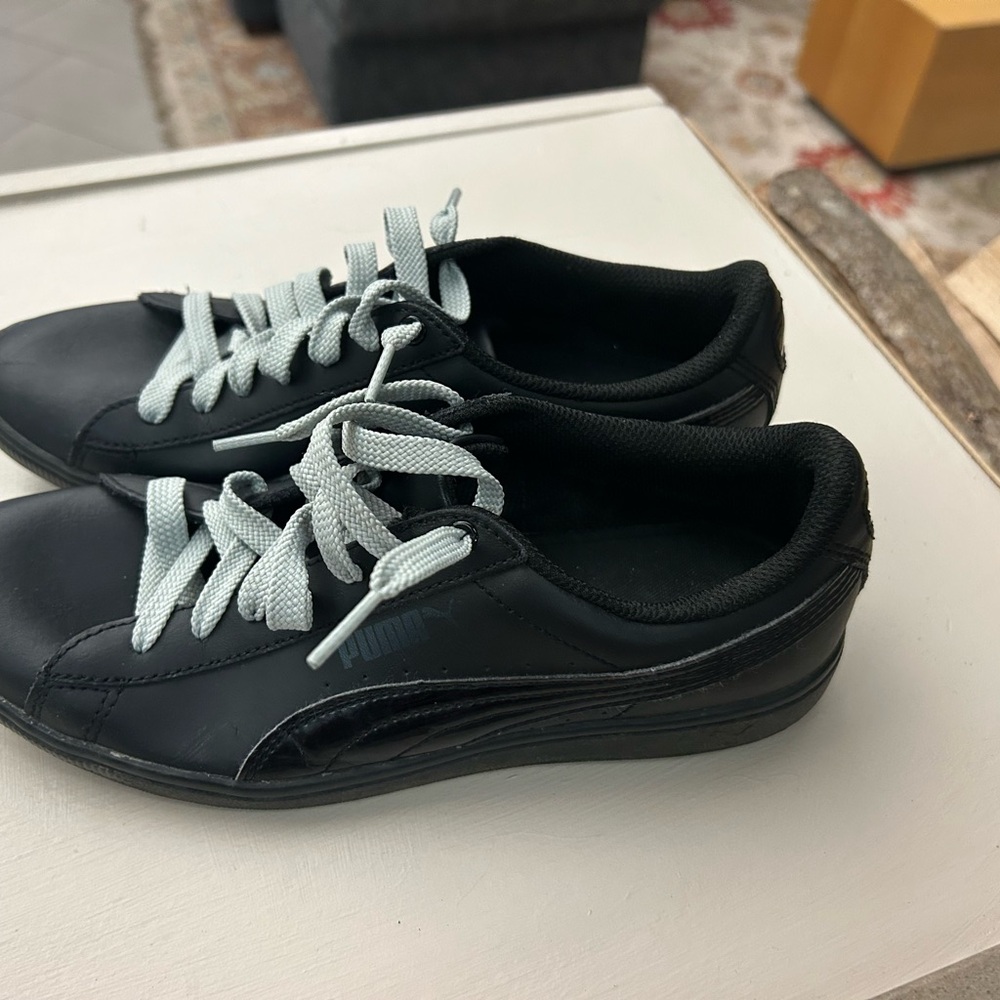Puma Black Sneakers with Gray Accents 37.5 or 7 1/2 no flaws